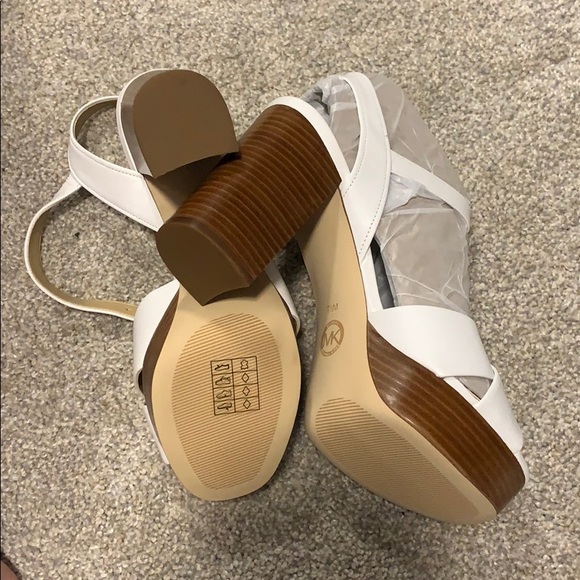 New 7.5 white Michael Kors shoes - Picture 4 of 5